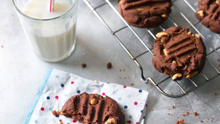 recipe image Chocolate Peanut Butter Crunch Cookies